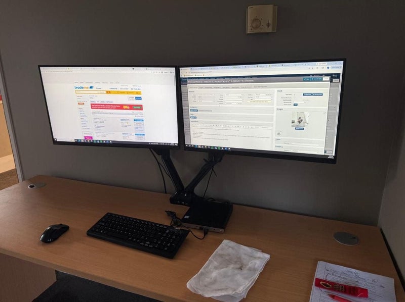 Kogan 27" Full HD Monitor – Model KAMN27FG6TA Carousel 1