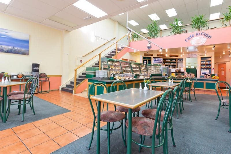 Cafe le Cupp Carousel 2