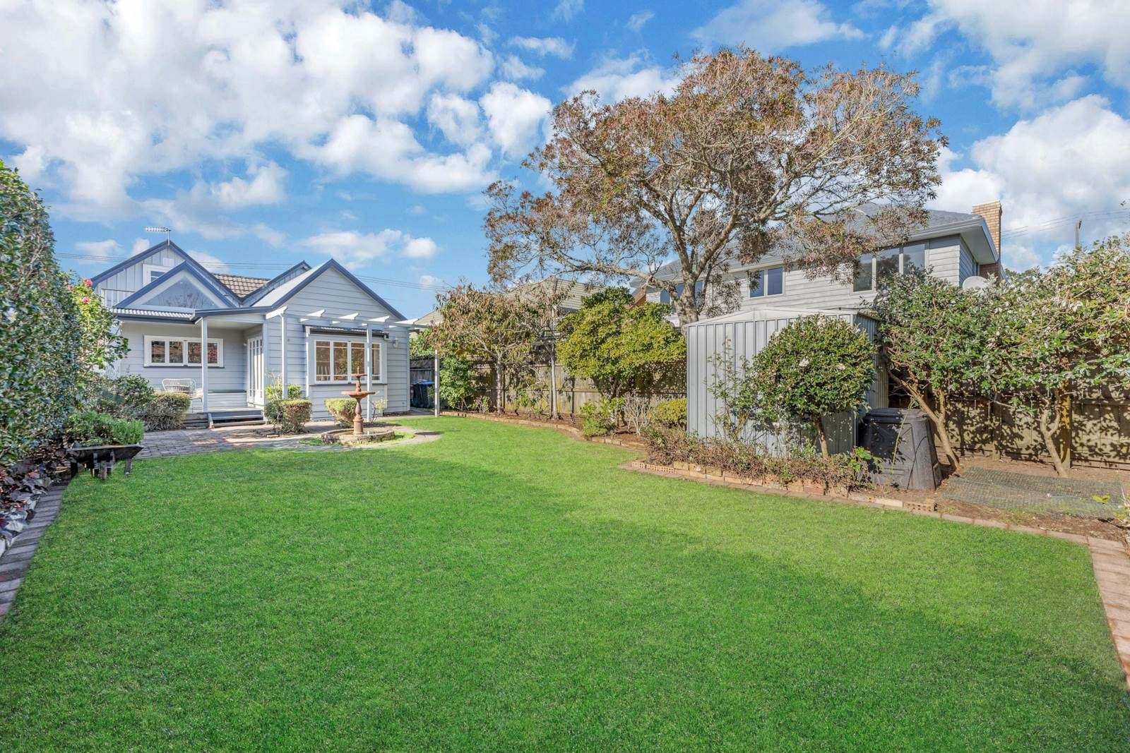 DGZ Elegance in Epsom — slide 2