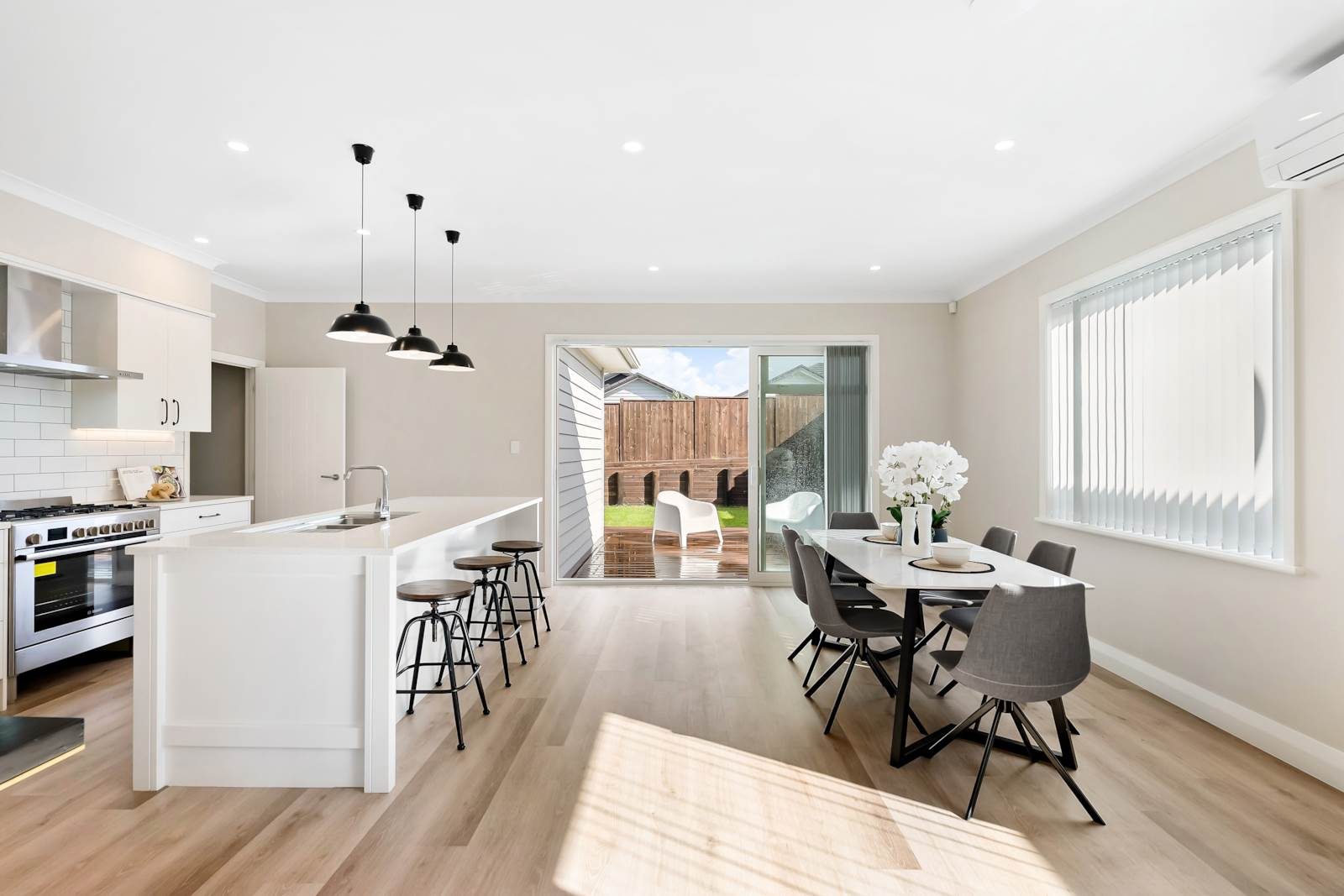 Magic One Level Home in Milldale — slide 2
