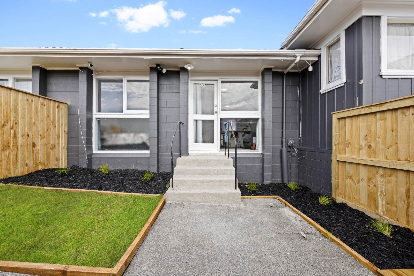 Easy Living + Carpark & Courtyard — slide 1