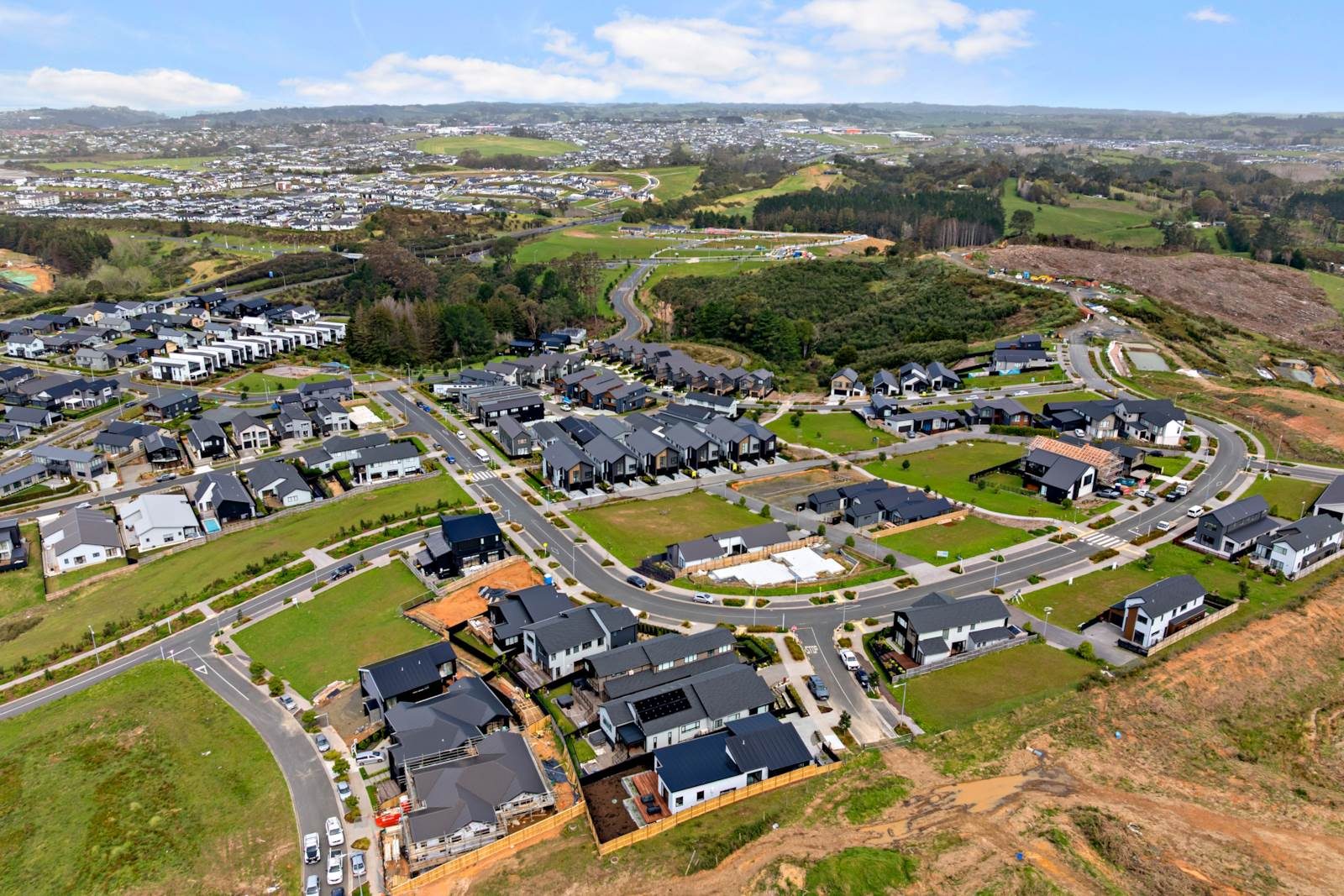 Single Level Premium Living in Arahill — slide 28