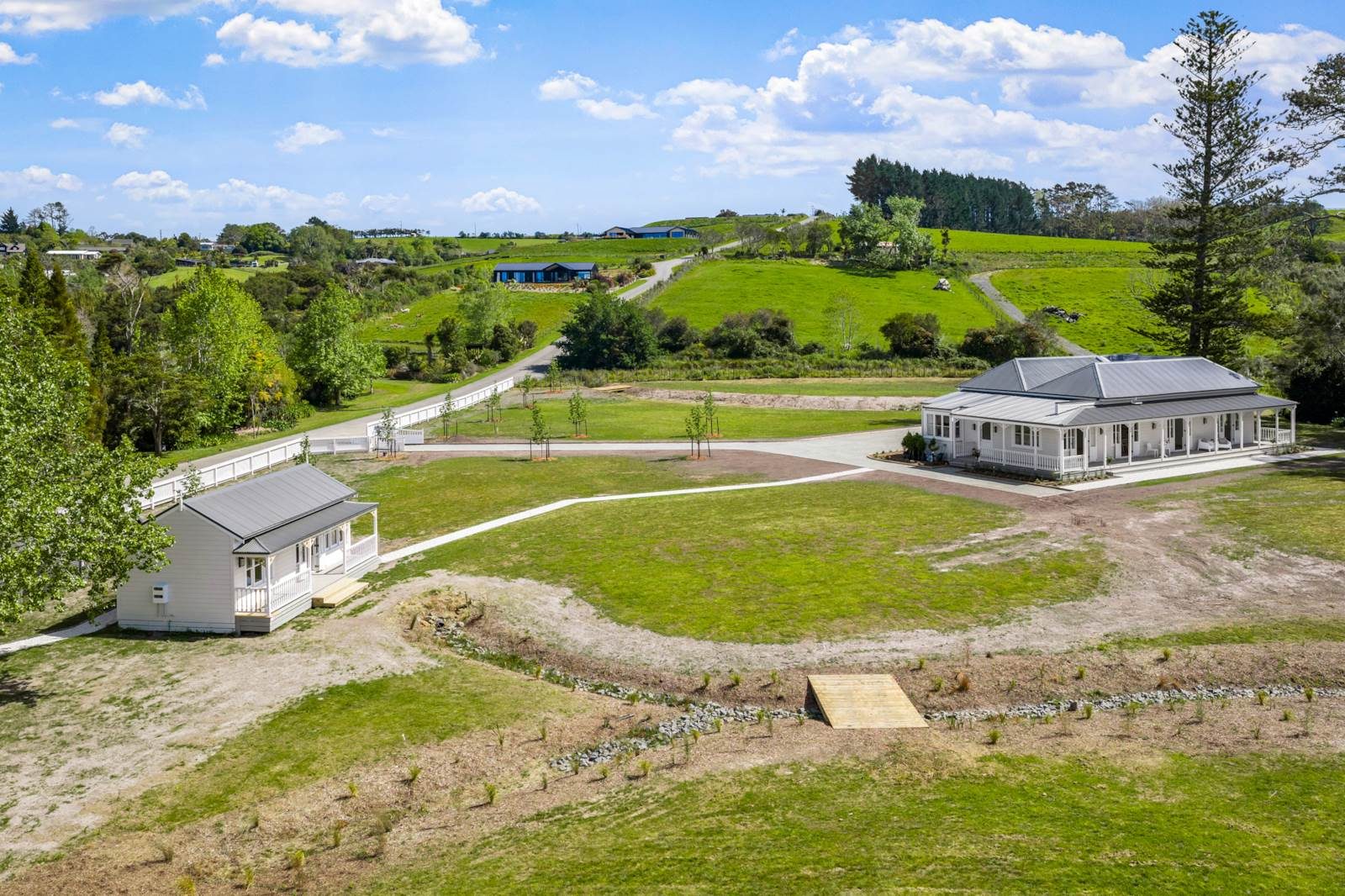 A Romantic Villa Reborn in Matakana — slide 1