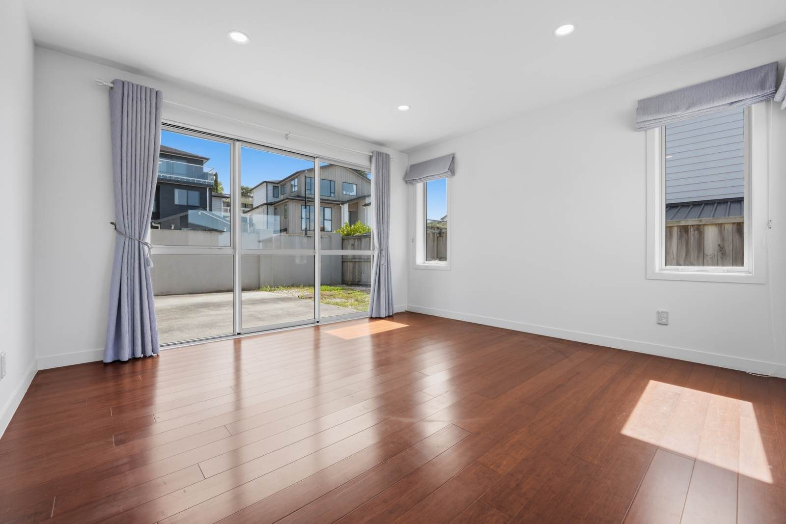 Modern Family Luxury with Seaview — slide 35