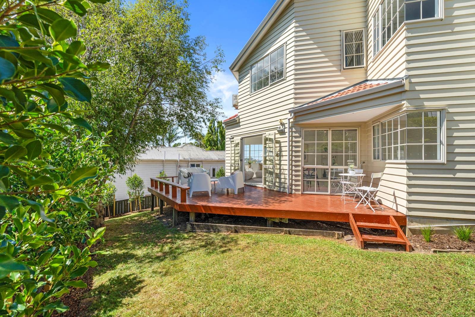 Elevated Ellerslie – 3 Bed, 2.5 Bath, Dble Garage — slide 2