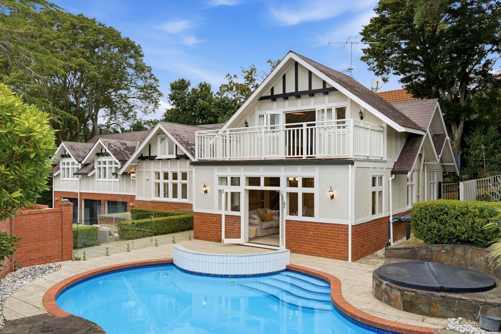 Luxury, Land & Light in Prime DGZ Remuera — slide 1
