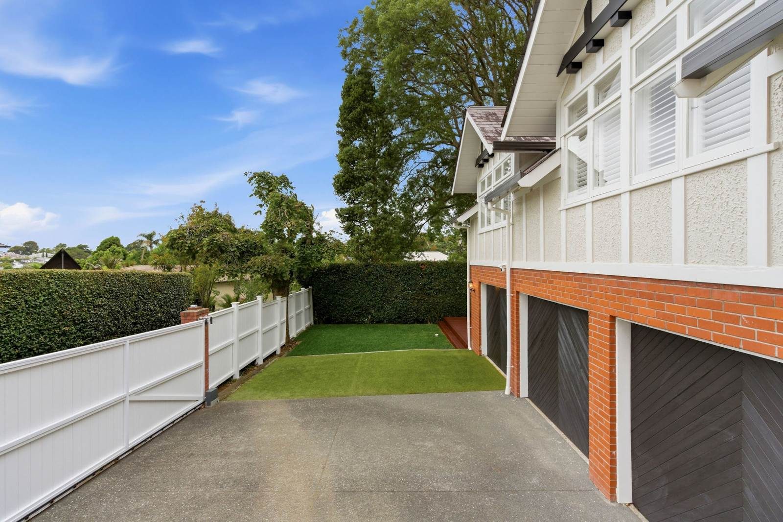 Luxury, Land & Light in Prime DGZ Remuera — slide 39