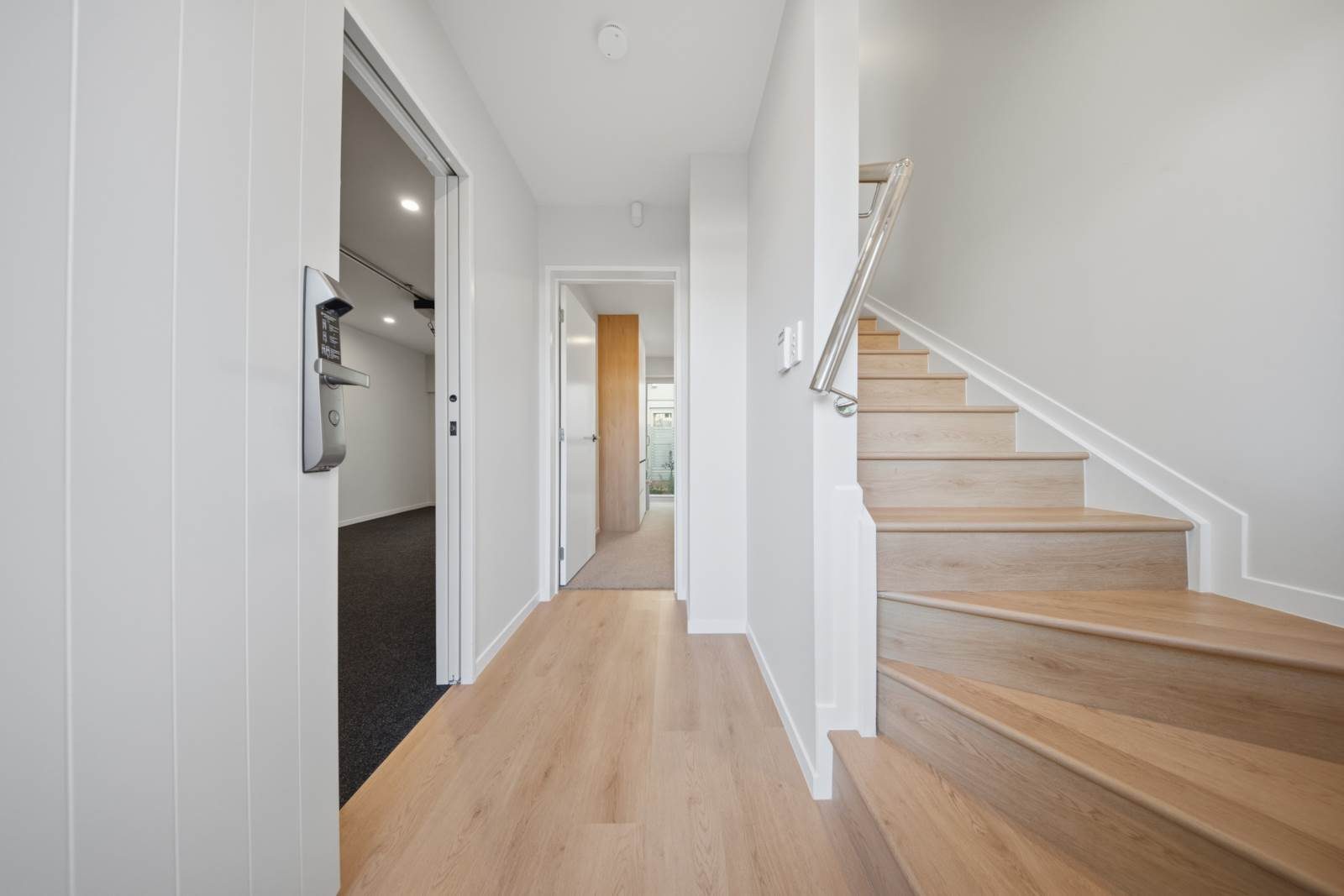 Modern Living in Prime Westlake Zone — slide 20