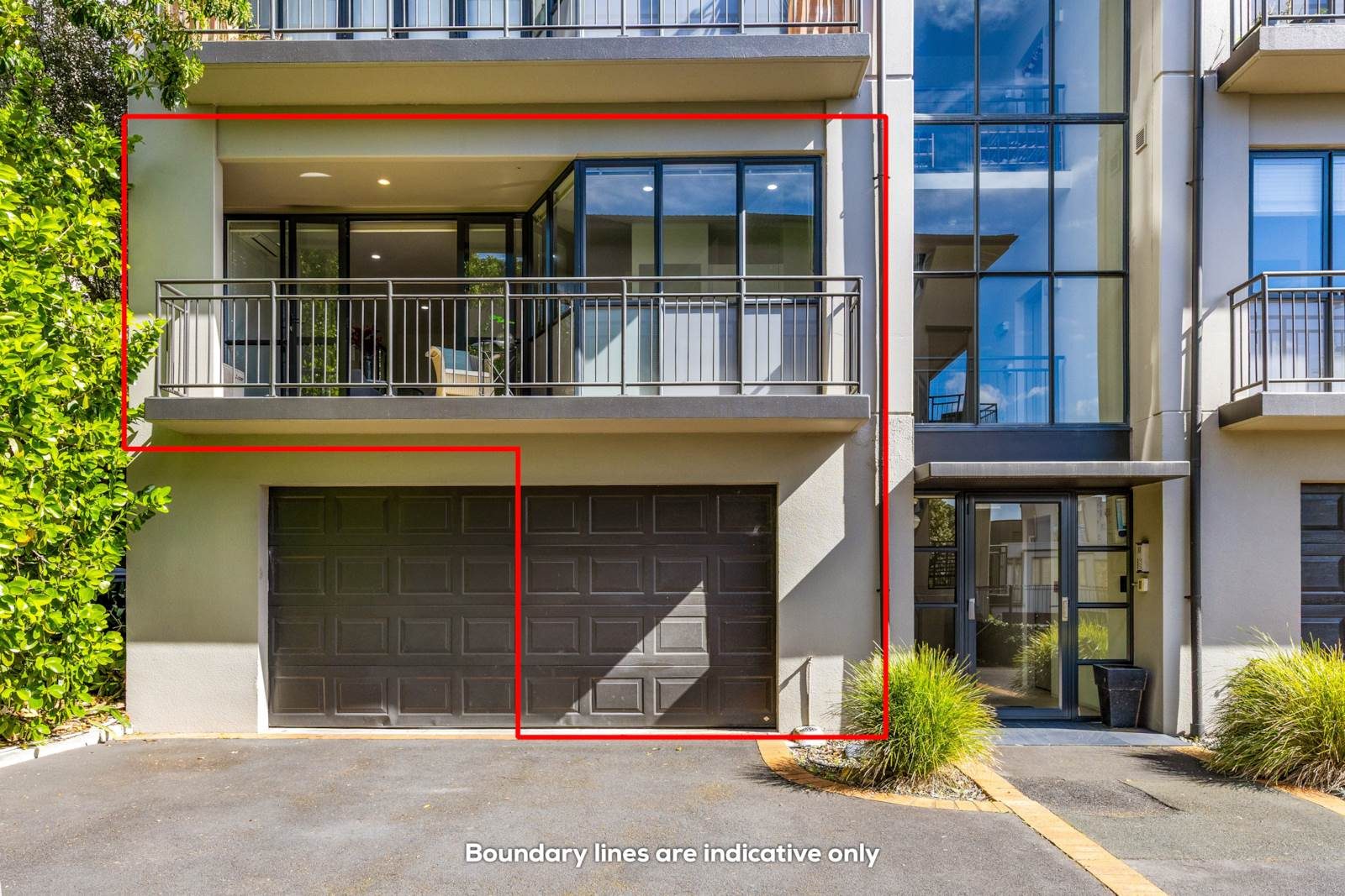 Live Close. Live Conveniently. Live Remuera. — slide 1