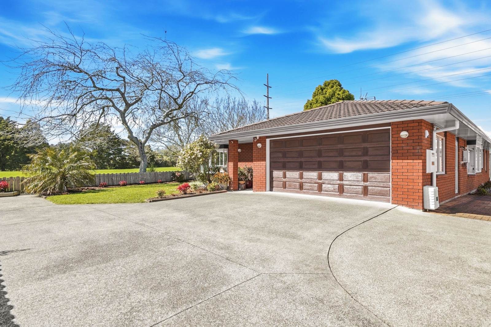 Single Level With Peaceful Parkside Living — slide 34