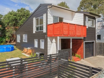 2/3 Camrose Place, Glenfield, Auckland