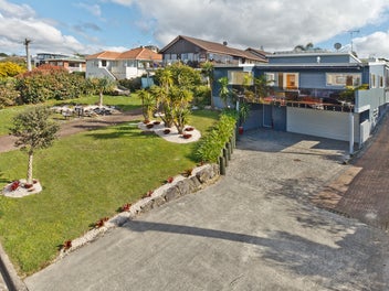 19 Peter Terrace, Castor Bay, Auckland