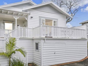 54 Wairoa Road, Narrow Neck, Auckland