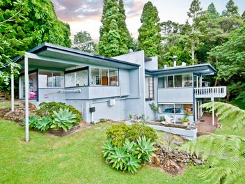 900 West Coast Road, Waiatarua, Auckland