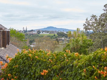 21A Rutherford Terrace, Meadowbank, Auckland