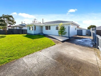 17 Gibbons Road, Weymouth, Auckland