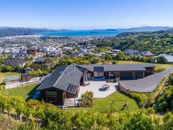 252 Normandale Road, Normandale, Lower Hutt