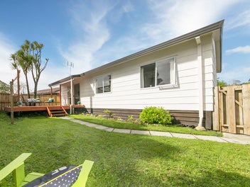 1/61 Kaurilands Road, Titirangi, Auckland