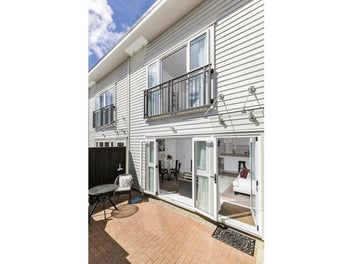 37/99 Mays Road, Te Papapa, Auckland
