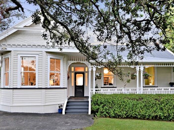 30 Maritime Terrace, Birkenhead, Auckland