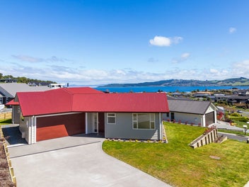 28 Coprosma Crescent, Waipahihi, Taupo