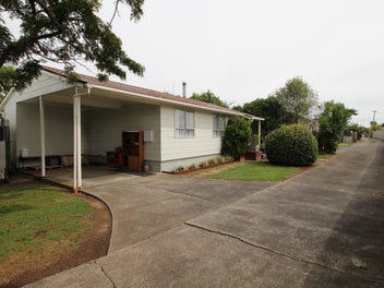 149B High Street, Bulls