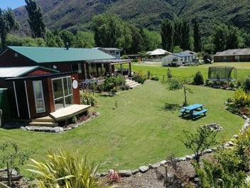 2 Hector Close, Kingston