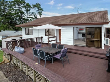 1/15 Coubray Place, Botany Downs, Auckland