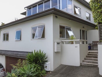 1/104A Beach Road, Castor Bay, Auckland