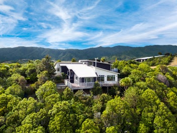 83 Mount Marua Way, Timberlea, Upper Hutt