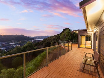 22 Sailmaker Close, Whitby, Porirua