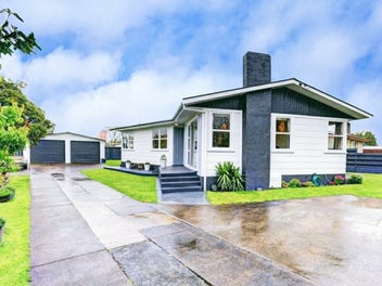 104 Collins Road, Melville, Hamilton