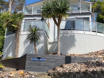 AH/4 Bay Road, Waiheke Island, Auckland