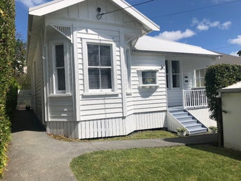 15 Rutland Road, Stanley Point, Auckland