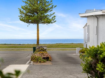 3/41 The Esplanade, Westshore, Napier