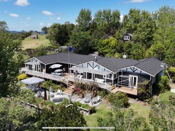 1410 Old North Road, Helensville, Helensville