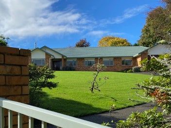 2 Burgundy Park Avenue, Henderson, Auckland