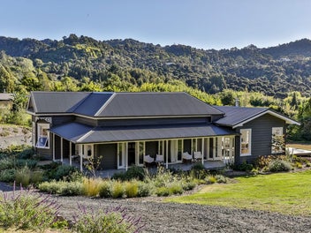 813 West Coast Road, Oratia, Auckland