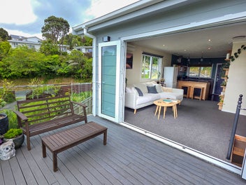 18A Downing Street, Crofton Downs, Wellington