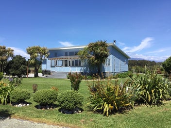 33 Elley Drive, Carters Beach, Westport