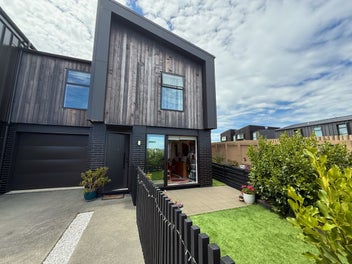 2 Nga Tutu Place, Belmont, Auckland