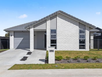 8 Whakatipu Street, Temple View, Hamilton