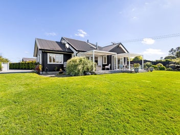 51 Coutts Way, Fitzherbert, Palmerston North