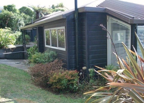2B Selkirk Way, Karori, Wellington