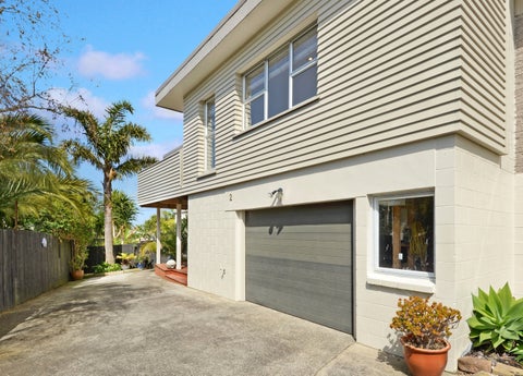 2/66 Cockayne Crescent, Sunnynook, Auckland