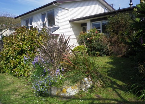 3 Fitzwilliam Terrace, Tawa, Wellington