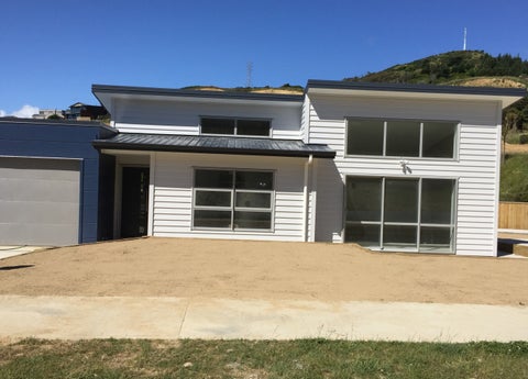 14 Banks Boulevard, Whitby, Porirua