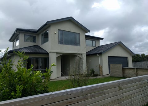 17 Greenstone Place, Aotea, Porirua