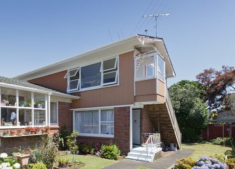 2/64 Rawhiti Road, Onehunga, Auckland