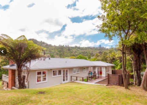 8 York Road, Titirangi, Auckland